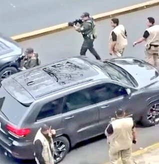 Mamarracho de juicio. Ningún testigo puede demostrar que el Pdte Castillo se levantó en armas para cometer el delito de rebelión
Ese día solo alguien se alzó en armas y fue la policía apuntando a Castillo hasta ese momento Pdte, según consta en acta de detención
#CastilloLibertad