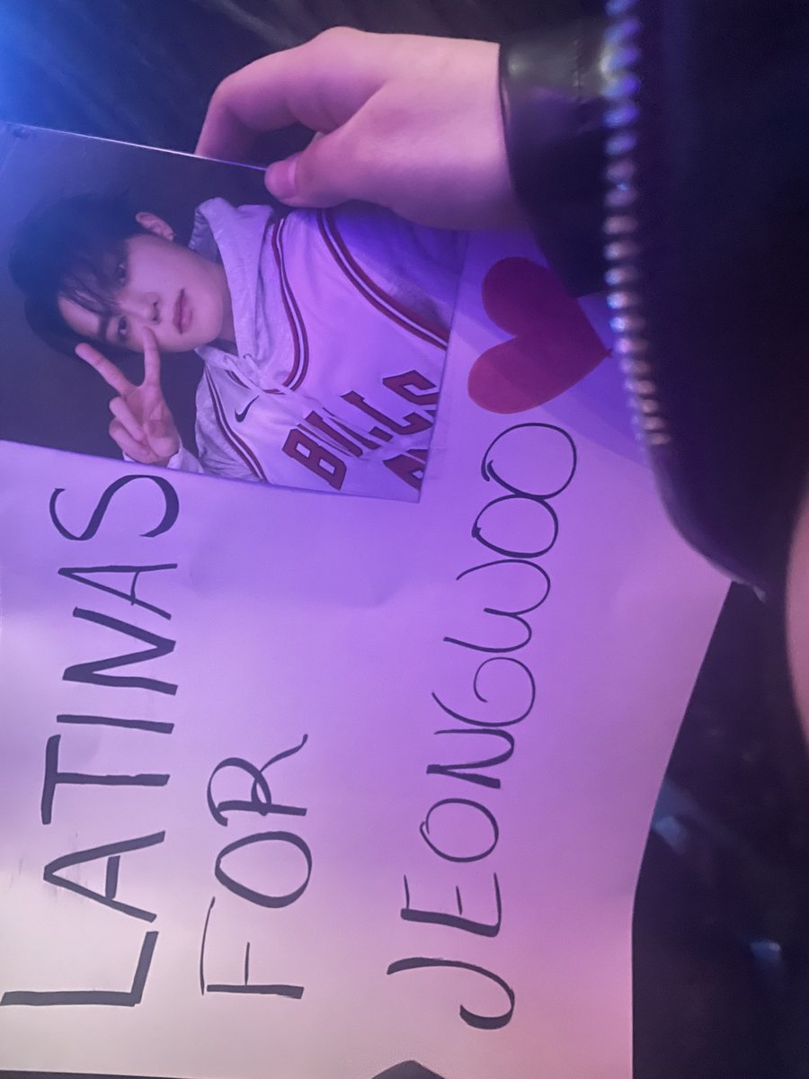 tinitonilandia's tweet photo. dont worry latinas. I GOT US 🙏🙏🙏

#treasure #nyc https://t.co/6GeLR5Yrw1