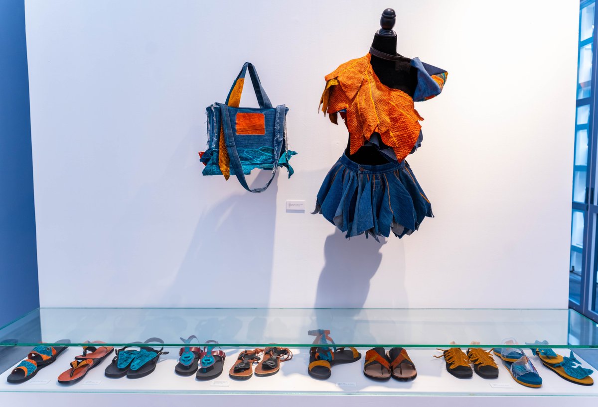 FAOCaboVerde's tweet photo. #FishWasteToArt 🐟

Stephanie Silva, artisan:
“I never thought that fish leather would be a tangible reality in 🇨🇻.
Taking part in the residency delight me, because I always try to incorporate innovation into my creations.
It’s a material that really fascinated me!”

#SDG5 #SDG14 https://t.co/pTdIwuaTQD