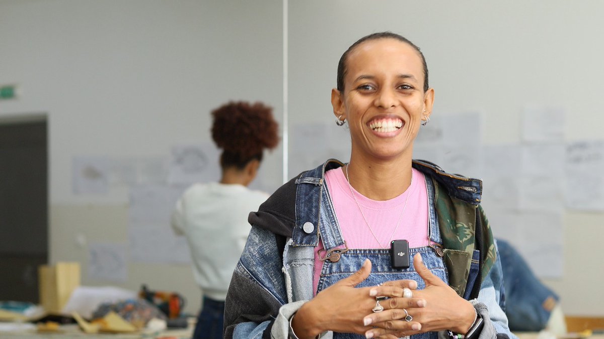 FAOCaboVerde's tweet photo. #FishWasteToArt 🐟

Stephanie Silva, artisan:
“I never thought that fish leather would be a tangible reality in 🇨🇻.
Taking part in the residency delight me, because I always try to incorporate innovation into my creations.
It’s a material that really fascinated me!”

#SDG5 #SDG14 https://t.co/pTdIwuaTQD