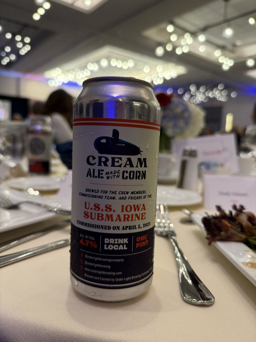 elschmitt3g's tweet image. Under a grey sky, @IAGovernor  &amp;amp; @SECNAV commissioned the #GreyGhost  #USSIOWA as a proud member of the @USNavy . 

Overwhelming feelings of …

🇺🇸 Patriotism. 
🪖Dedication. 
🤍Sacrifice. 

#FearTheGhost 

… and thanks @outerlightbrews for honoring it with your 🍻 trade! 🤩