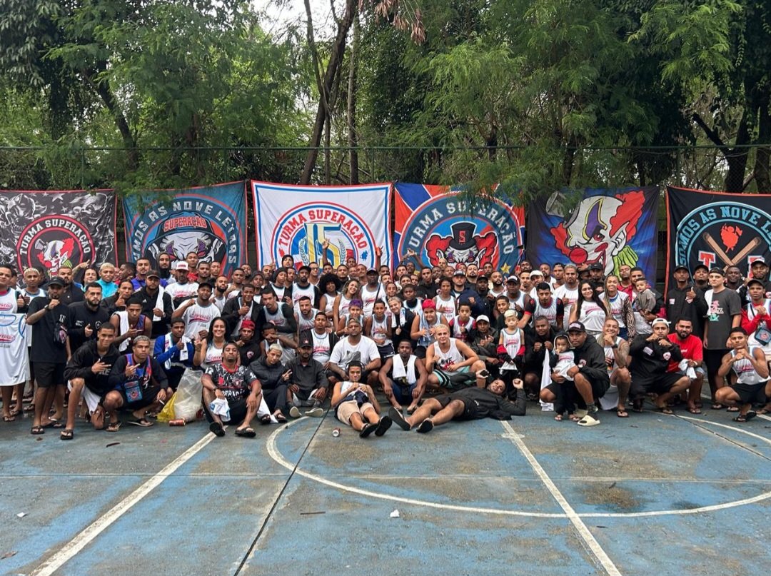 orgirdorgil's tweet photo. Reunião Da Nossa Turma Superação De Ricardo De Albuquerque Rumo Aos 15 Anos

Isso É Só Metade Da Nossa Rapaziada. 🥇🤡🎪🏆🤡🤡 https://t.co/hLxXm7VuEu