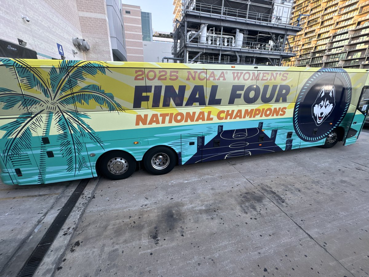 The UConn Blog (@theuconnblog) on Twitter photo .<a href="/UConnWBB/">UConn Women’s Basketball</a> will be riding back to the hotel in the style as NATIONAL CHAMPIONS .<a href="/UConnWBB/">UConn Women’s Basketball</a> will be riding back to the hotel in the style as NATIONAL CHAMPIONS