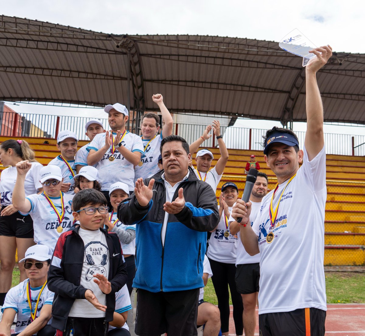 🏅 La 5K Más Movimiento... Más Salud, en #Quito, se desarrolló en la pista atlética Los Chasquis, de la <a href="/ConcePichincha/">Concentración Deportiva de Pichincha</a>, bajo dos modalidades: 5.000 metros planos y relevos.

🏃‍♀️Alrededor de 350 deportistas disfrutaron de una mañana de actividad física, diversión y camaradería 🏃
