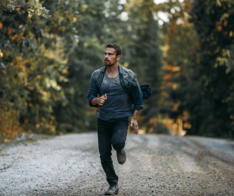 Darlenergw1's tweet image. Because auntie wants to watch it again... #TheoJames #HowItEnds