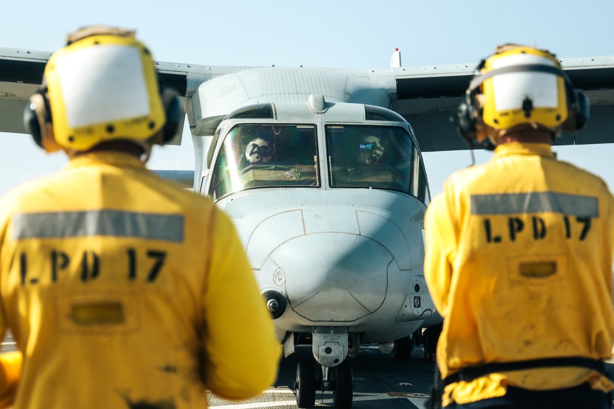 22nd MEU (@22nd_meu) on Twitter photo Blue Green Team🤝
<a href="/USMC/">U.S. Marines</a> with #22ndMEU conduct flight ops aboard the USS San Antonio as part of PMINT. PMINT is the 22nd MEU’s first opportunity in the pre-deployment training program to integrate with PHIBRON 8 while at sea.
📸Sgt. Nathan Mitchell and Cpl. Maurion Moore Blue Green Team🤝
<a href="/USMC/">U.S. Marines</a> with #22ndMEU conduct flight ops aboard the USS San Antonio as part of PMINT. PMINT is the 22nd MEU’s first opportunity in the pre-deployment training program to integrate with PHIBRON 8 while at sea.
📸Sgt. Nathan Mitchell and Cpl. Maurion Moore