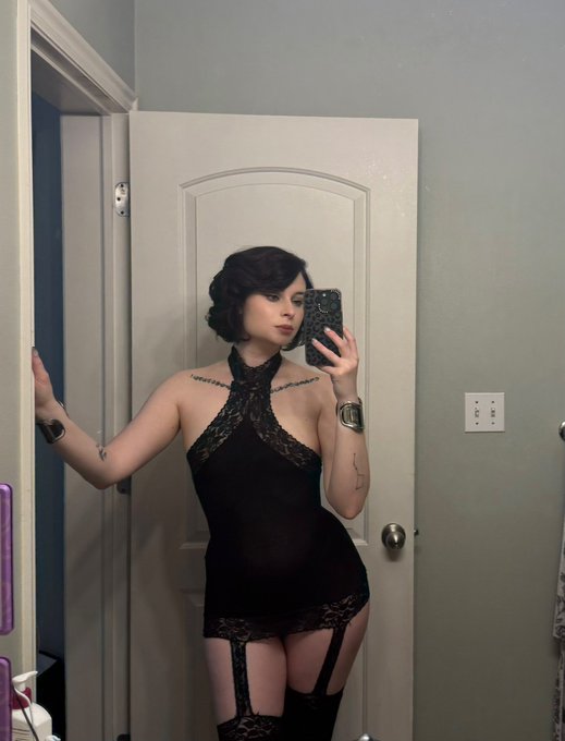 Watch Harli Kane's leaked NSFW photo on TwXstars