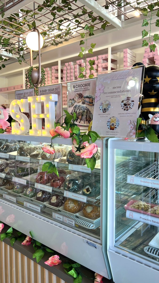 𝚂𝚙𝚛𝚒𝚗𝚐’𝚜 𝙵𝚒𝚛𝚜𝚝 𝙻𝚘𝚟𝚎 𝚌𝚊𝚏𝚎 𝚘𝚙𝚎𝚗! 🌸✨

📍 Somemore LA
⏰ 12pm-5pm PST

please dm @ seongweonhi with any questions! 

#first_spring_love_hwa
#봄_처럼_박성화

#SEONGHWA #성화 #ATEEZ #에이티즈