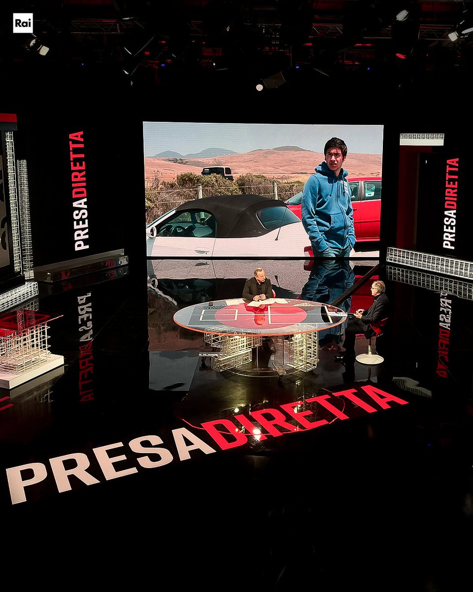 Presa_Diretta's tweet photo. Dietro la legge sull’#OmicidioStradale c’è anche Stefano #Guarnieri, papà di #LorenzoGuarnieri, morto a causa di un incidente: “Prima della legge, chi commetteva reati simili, come l’uccisione di Lorenzo, avrebbe scontato dagli 8 mesi ai 2 anni di reclusione”.

#PresaDiretta https://t.co/IP6n2IQuGE