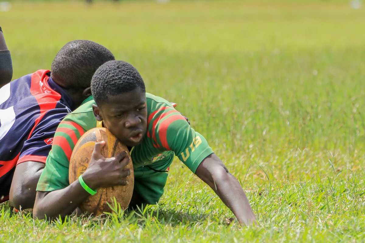 Namilyango U17 Bag the Central Schools Boys Championship dotting 26:07 against SMACK

FT Score 
Namilyango 26 SMACK 07

#UGAgeGradeRugby 
#UgandaSchoolsRugby