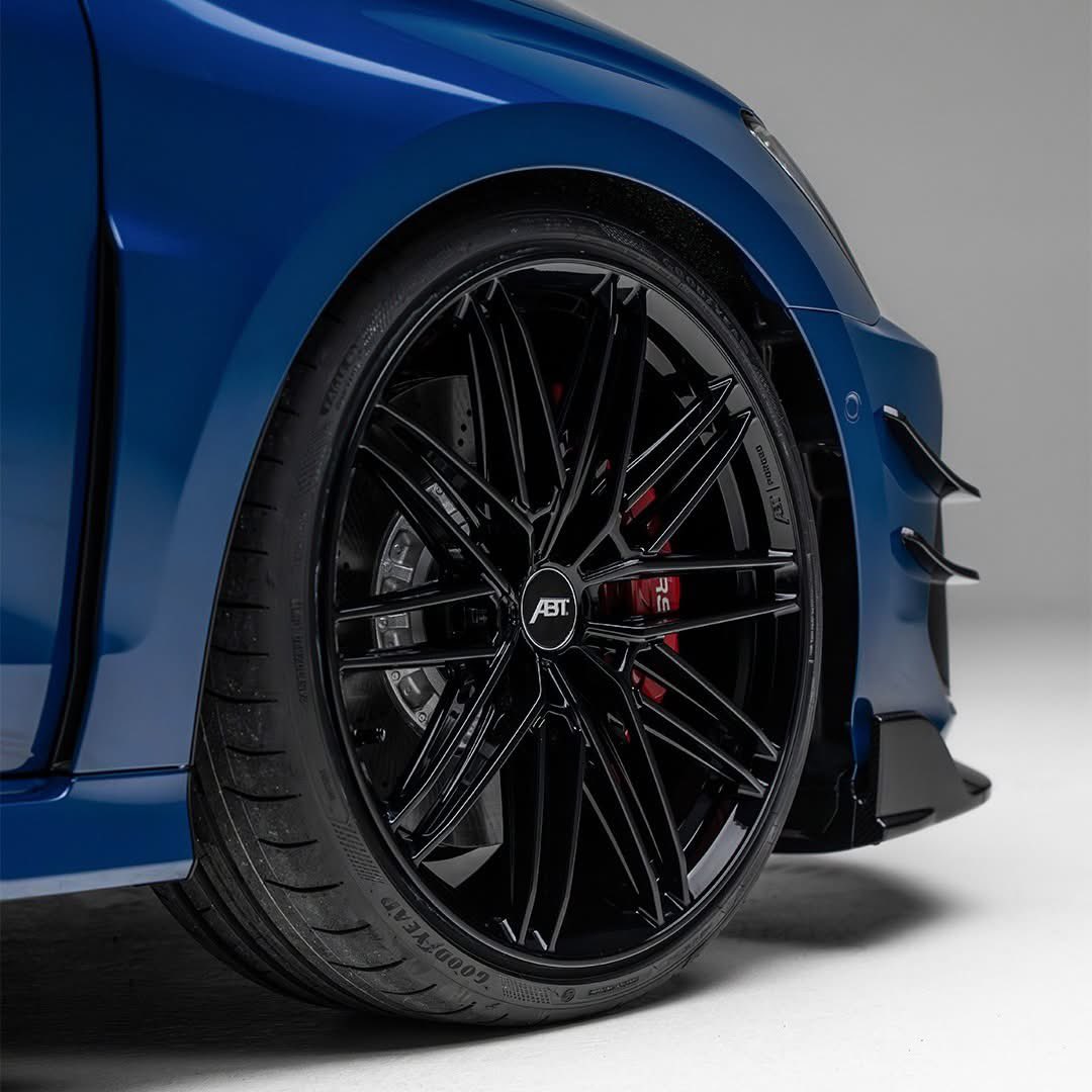mtura712's tweet photo. The new RS3-R https://t.co/GApQDtGXa1