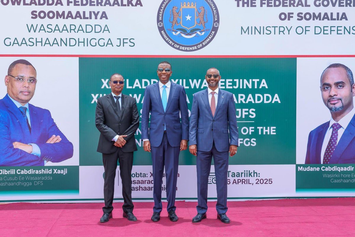 I am honored to assume office as the Minister of Defence FGS of at MoD HQ, I am committed to enhancing our National Defence and supporting the SNAF. Thanks the dignitaries who attended my inauguration. Together, we will build a safer, more resilient nation. 🇸🇴 #Defence #Somalia