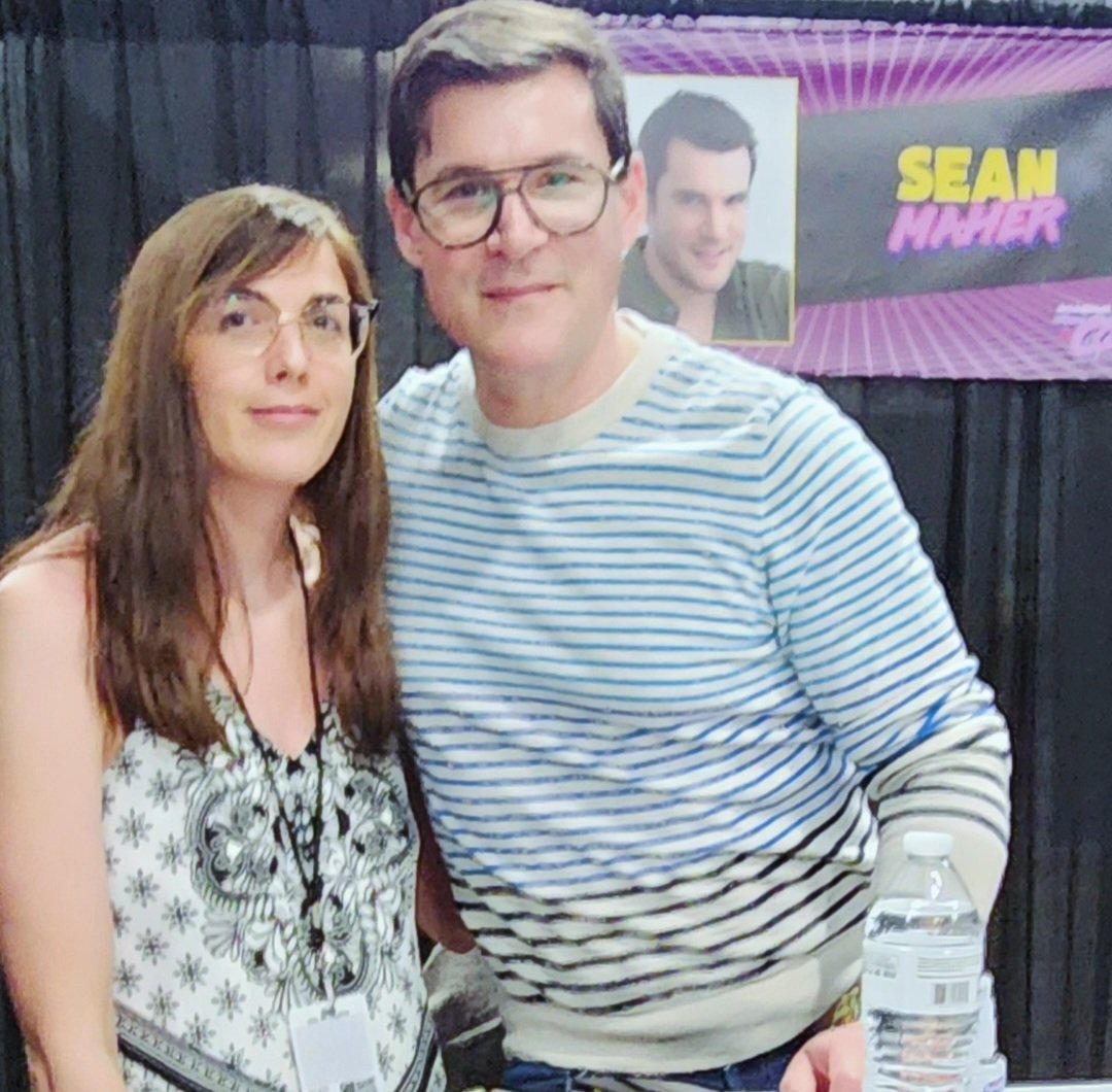 Caseyandbsg's tweet photo. @AwesomeCon #SeanMaher #AwesomeCon met the talented Sean Maher from #Firefly #Serenity!! Super nice guy, it was a pleasure to see him. Thanks for coming out and spending the weekend with us! https://t.co/ItdAoWJoLq