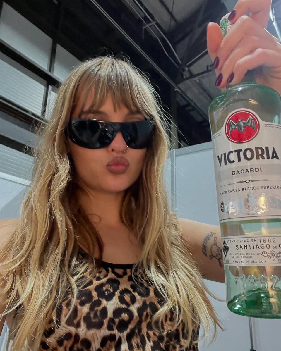 maneskin_arg_'s tweet photo. Nuevas fotos de Victoria en México subidas a su feed de Instagram tras participar del Festival Tecate Pal Norte 🔥 https://t.co/dNaEA59yI7