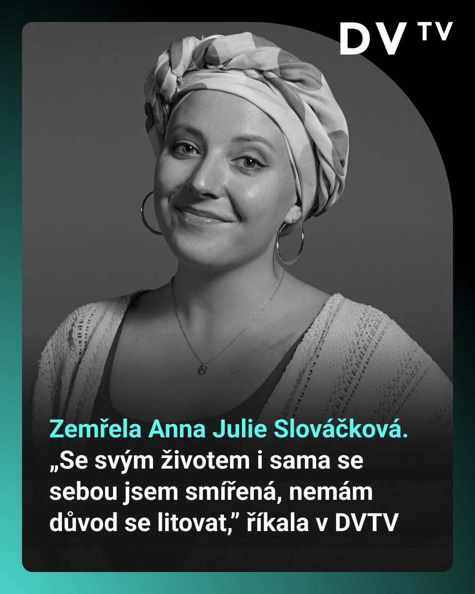 DVTVcz's tweet photo. 💬| Ve věku 29 let zemřela po dlouhém boji s rakovinou zpěvačka a herečka Anna Julie Slováčková. Serveru Blesk to potvrdil její otec. „Na začátku jsem cítila strašný vztek, ale rychle ho vystřídalo smíření. Už na sebe nechci vztahovat vinu,” řekla v DVTV loni v květnu. Své zkušenosti s nemocí sdílela na Instagramu. „Potřebovala jsem, aby mi média dala prostor a čas, ale dělají ze mě člověka, který chce z rakoviny těžit. Strašně mi to zevnitř ubližuje. Ale nechci si Instagram znechutit, protože vím, kolika lidem to sdílení pomáhá.”
🎥| Rozhovor odemykáme, pustit si ho můžete ZDE: https://t.co/XovlnfJcAX