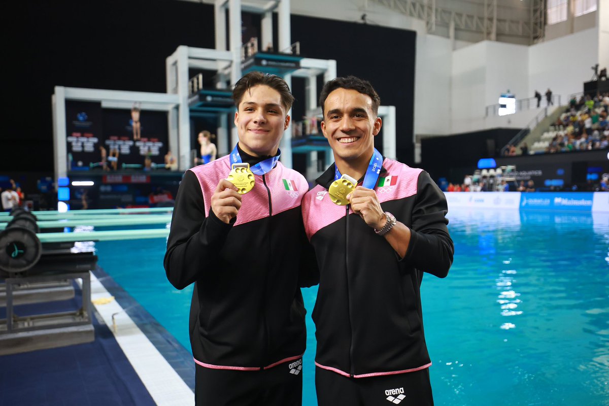 Osmar Olvera y Juan Celaya con su primer medalla de oro en un mundial 😍 🇲🇽