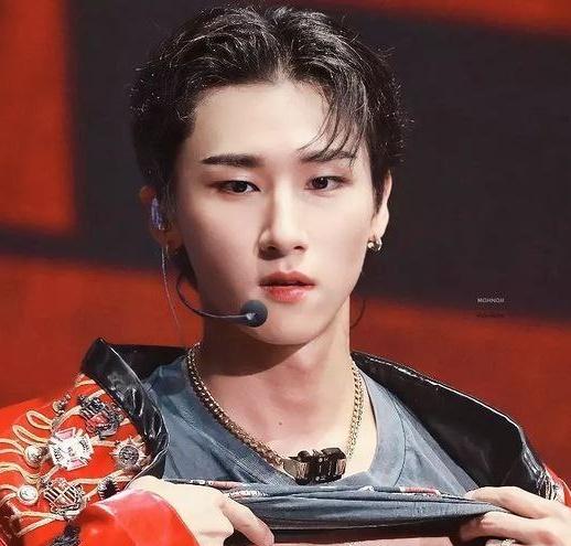 وای چه بدن داغی حتما چهرشم خیلی هاته
-میو