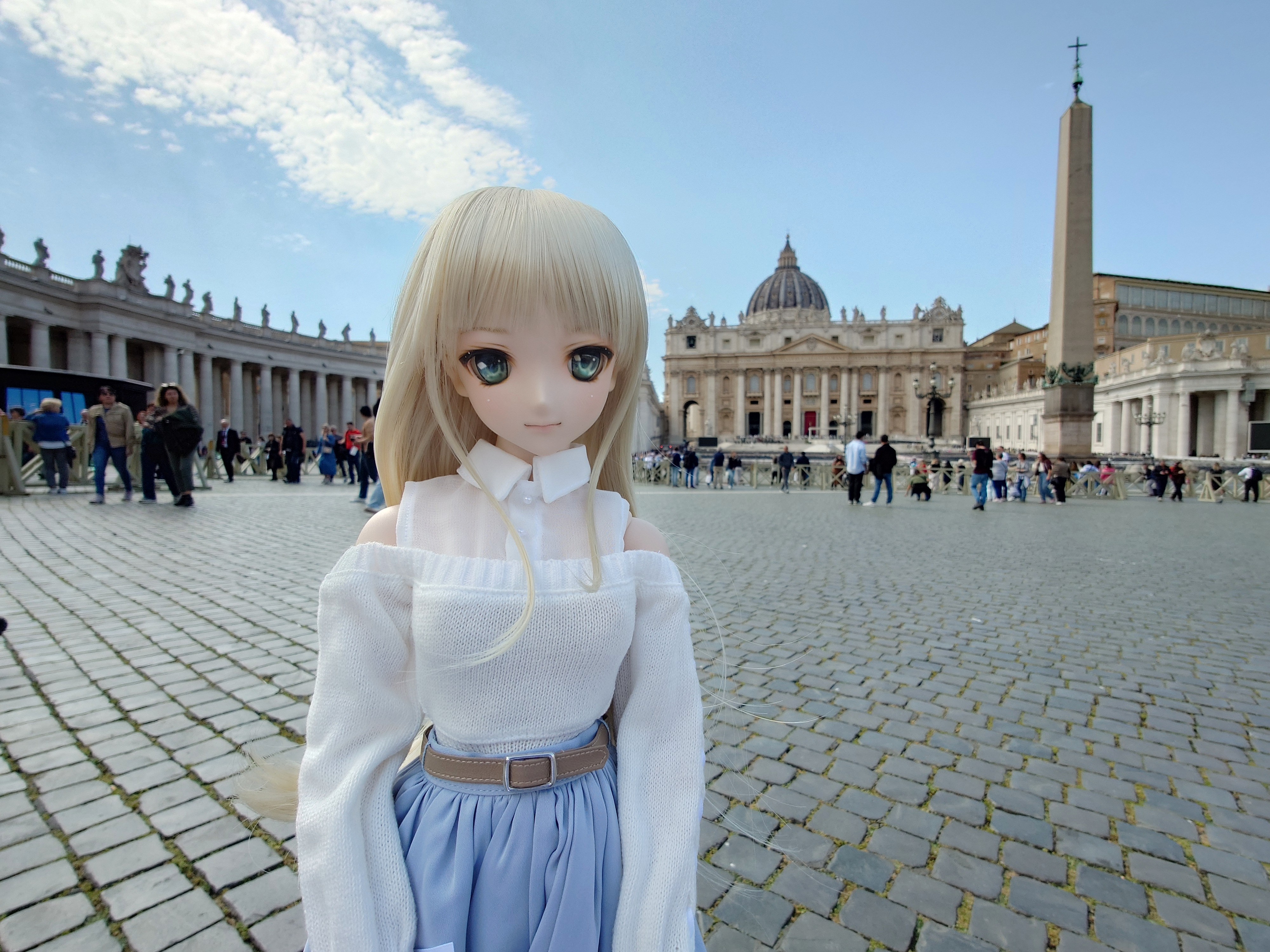 バチカンのマスコット「Luce（ルーチェ）」のぬいぐるみ バチカンのローマ教皇庁、公式マスコット「ルーチェ」発表 日本