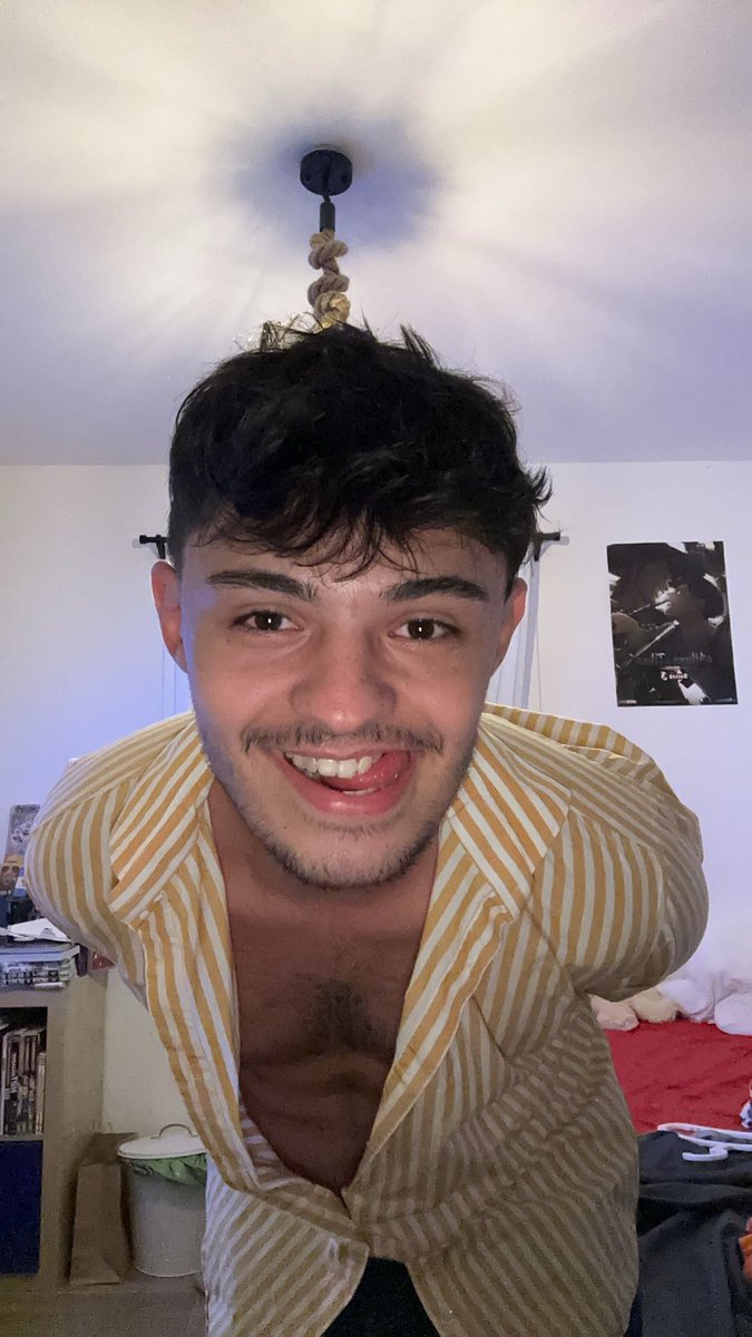 msieurmelouu's tweet image. Bientôt l’été les copains 💛#LGBTQIAWelcomeSpring