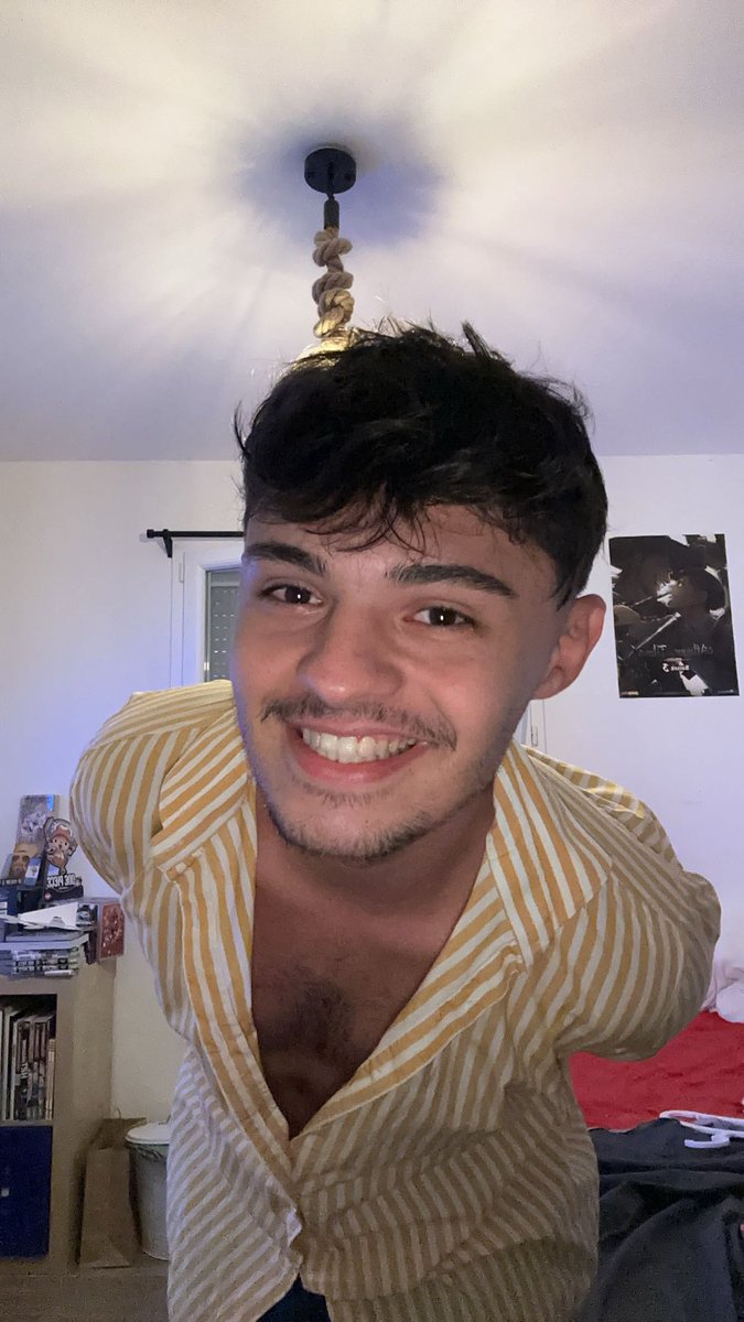 msieurmelouu's tweet image. Bientôt l’été les copains 💛#LGBTQIAWelcomeSpring