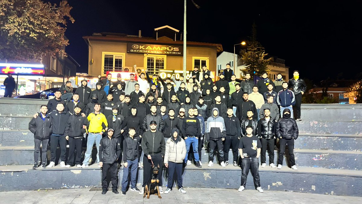 HEM SAHADA HEM SOKAKTA!

Fenerbahçe-tr**zon maçını hep beraber izledik.

#UNIGFB #KampüslerinsahibiUNIGFB