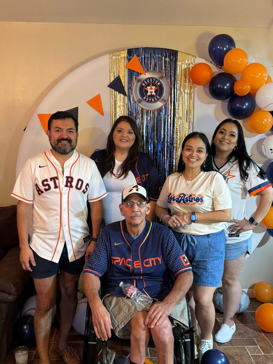 cgp83's tweet photo. A great time was had last night!! Celebrated dad’s 70th birthday! @astros style! https://t.co/umWmaSczxa