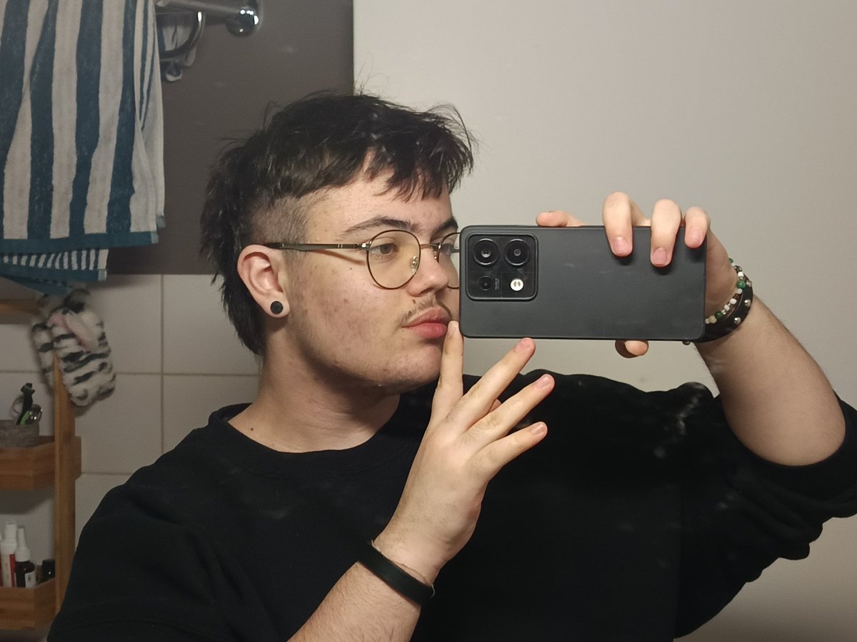 faunboy_'s tweet image. ♻️♻️ #LGBTQIAWelcomeSpring