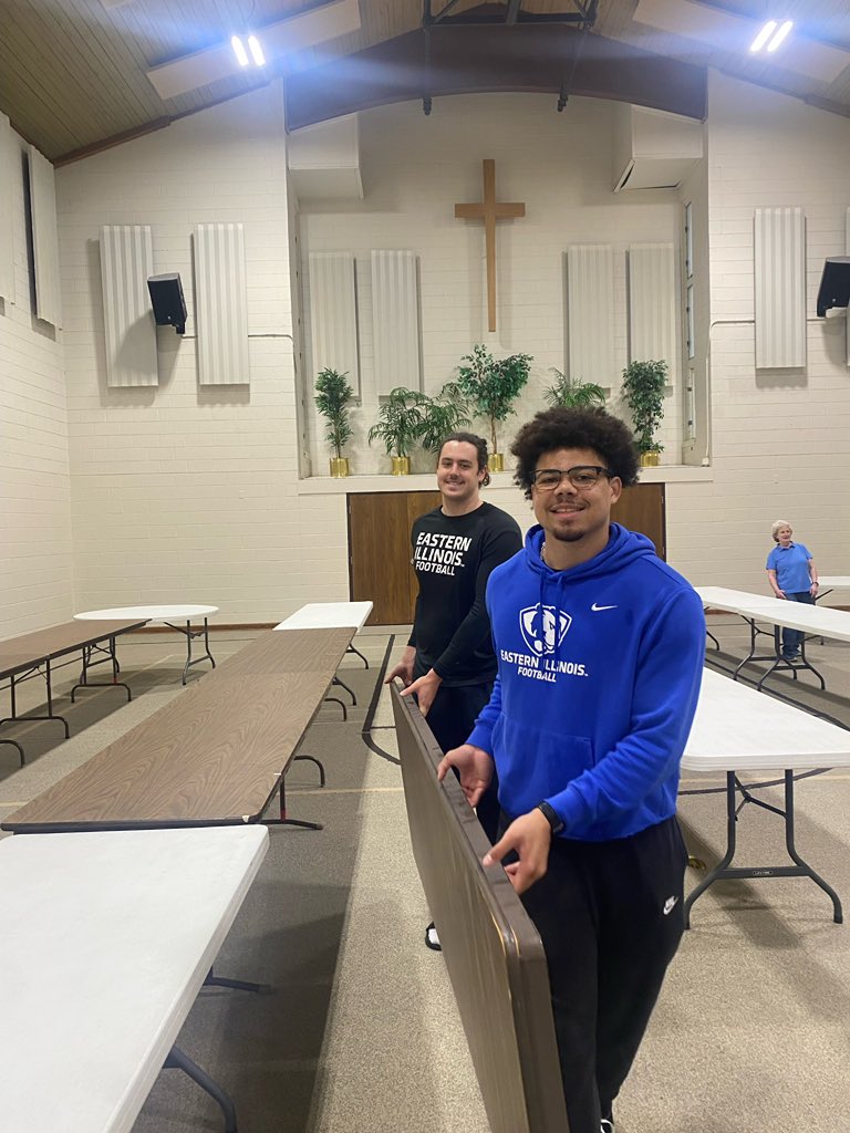 EIU_FB's tweet photo. Grateful for the opportunity to serve the community at Wesley United Methodist Church!

#WeNotMe | #BleedBlue | #WinTheDay https://t.co/wVHLFwZmrR