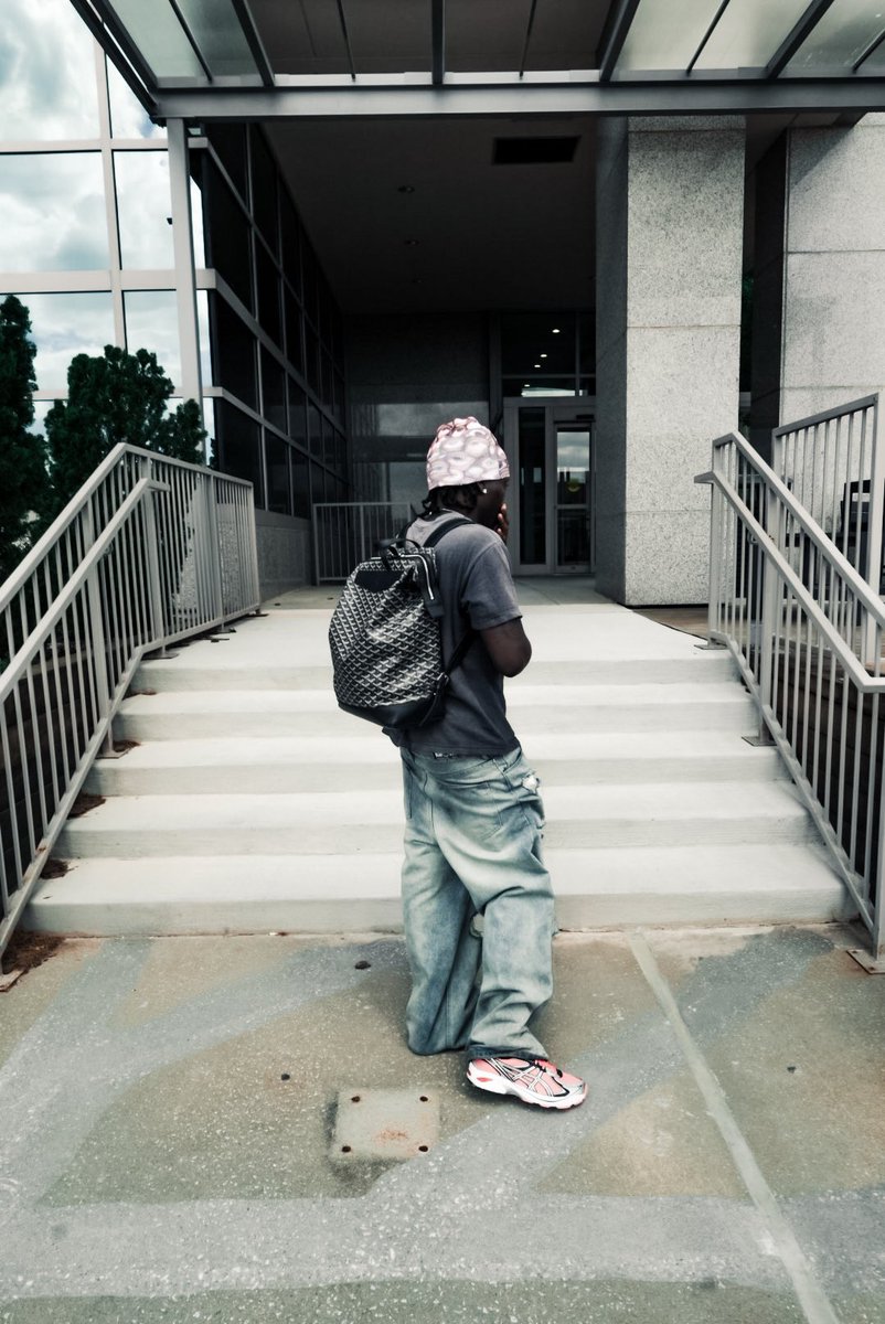 nelvariant tweet media