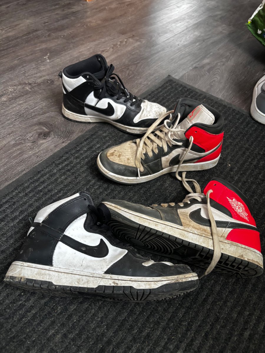 Some of my worn smelly kicks!😅