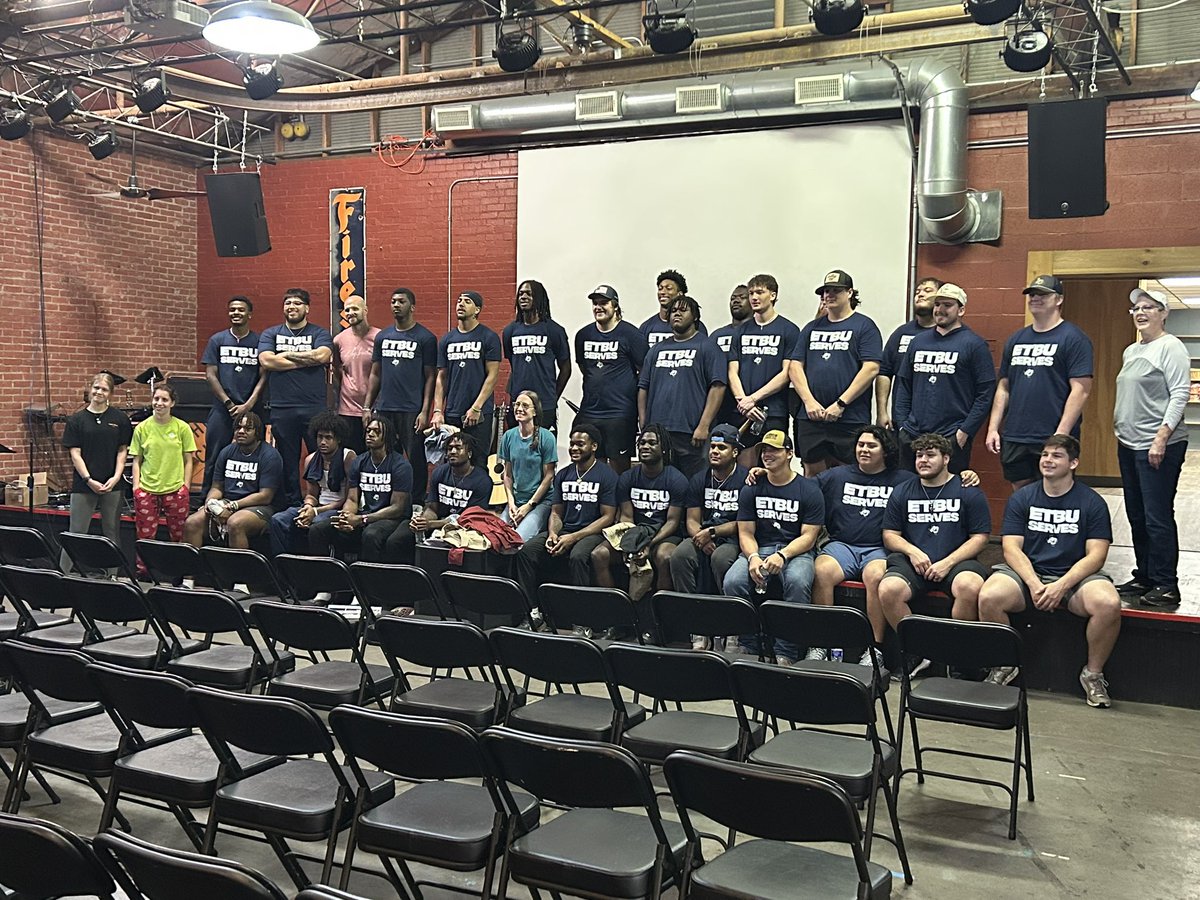 ETBU Football community service.
Helping our neighbors all around the 903. Roman 15:2 

#903Chaos #ETXTOUGH