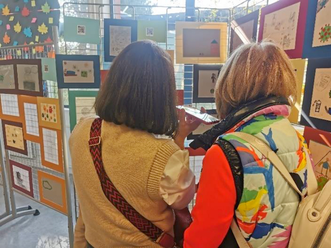 LBPascalForbach's tweet photo. 🎨 Exposition « Génération Covid : Souvenir d’une jeunesse…Et après ?» au CDI jusqu’au 28/04/25
3 élèves de TAGORA2, en collaboration avec l'école de Welferding et sous la direction de Mme Italia, présentent des œuvres reflétant les expériences des jeunes durant la pandémie. https://t.co/tNLKhVyaCB