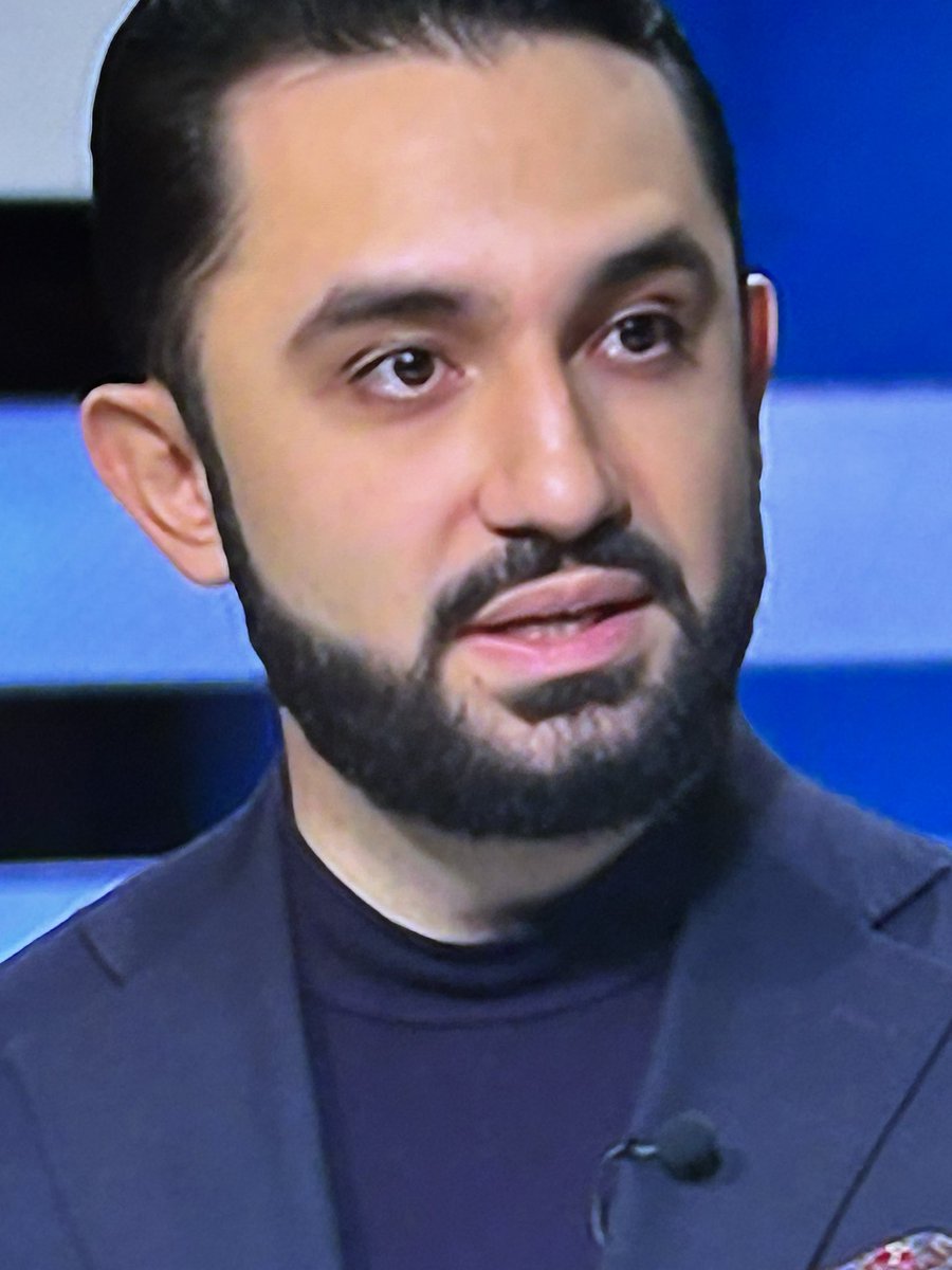 " Det är fel manöver att byta fokus till återinförandet av obsklasser." "å ena sidan sänker man skatten för stor miljardären o andra sidan skär man ner på skolans resurser."  #agenda #svt #skoldebatt #obsklasser <a href="/danielriazat/">Daniel Riazat</a>