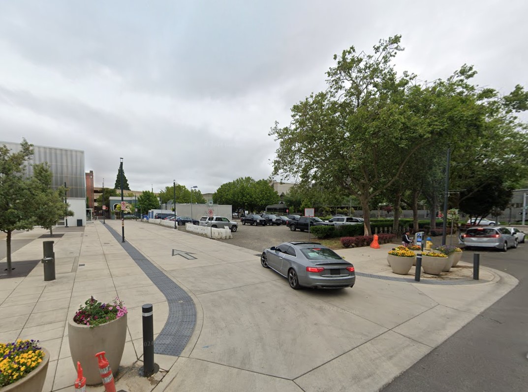 Latest post from SW Oregon Architect Emeritus: Open Space and Civic Ambitions. Should housing override the North Butterfly Lot’s public legacy or should the City of Eugene secure it as a defining civic space? The answer will shape downtown’s future. sworegonarchitect.blogspot.com/2025/04/open-s…