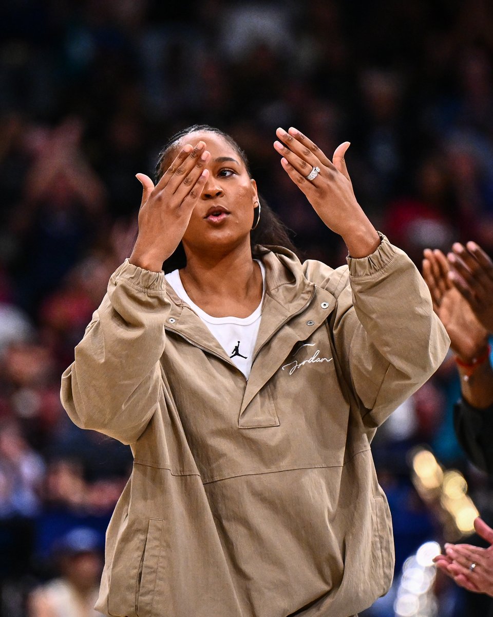 Maya Moore in the house! 🔥 💙