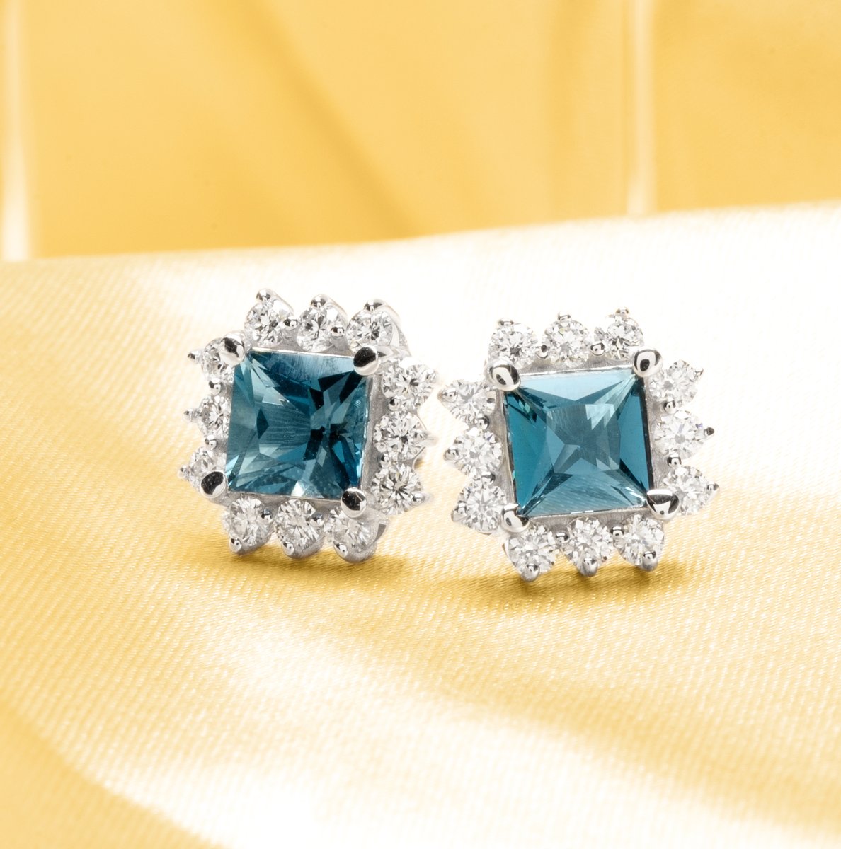 SuperJeweler's tweet image. blue sapphire squares💎✨💙

#superjeweler #bluesapphire #gemstoneearrings #nycjeweler