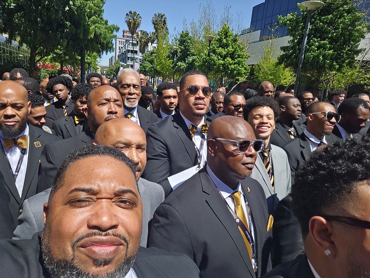 sf_alphas's tweet image. GCL Brothers are representing this weekend at the 76th Alpha Phi Alpha Fraternity, Incorporated Western Regional Convention in Long Beach, CA! BIG 06 Brothers...A Phiiiiii! 🤙🏾❄️🤙🏾 #AlphaPhiAlpha #AlphaWest #California #WestCoast #WestCoastAlphas #WesternRegionAlphas #LongBeach
