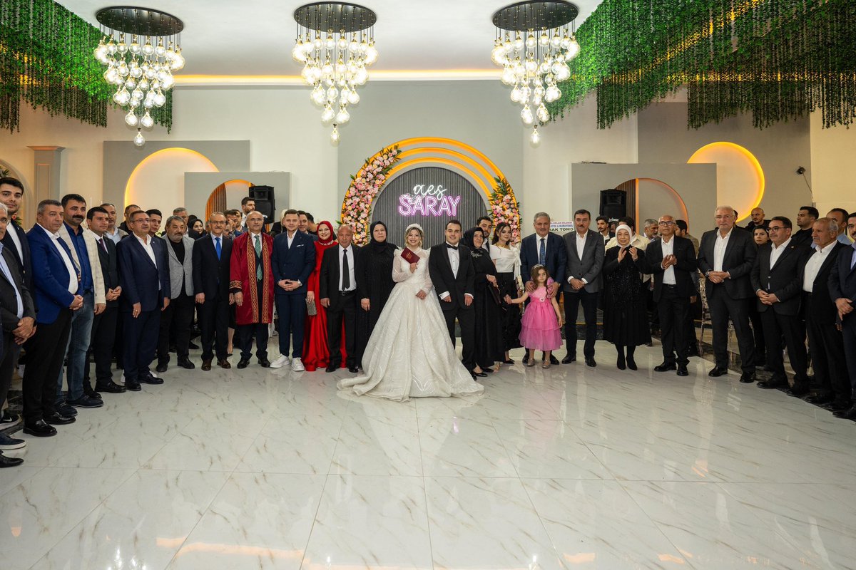 27.Dönem AK Parti #Malatya Milletvekilimiz değerli kardeşim Sayın Ahmet Çakır’ın kıymetli evladı Burak ve Fidelya yavrularımızın nikah akdine şahitlik ettik.

Çakır ve Dağ ailelerini tebrik ediyorum.Rabbim iki cihanda saadetler nasip eylesin.