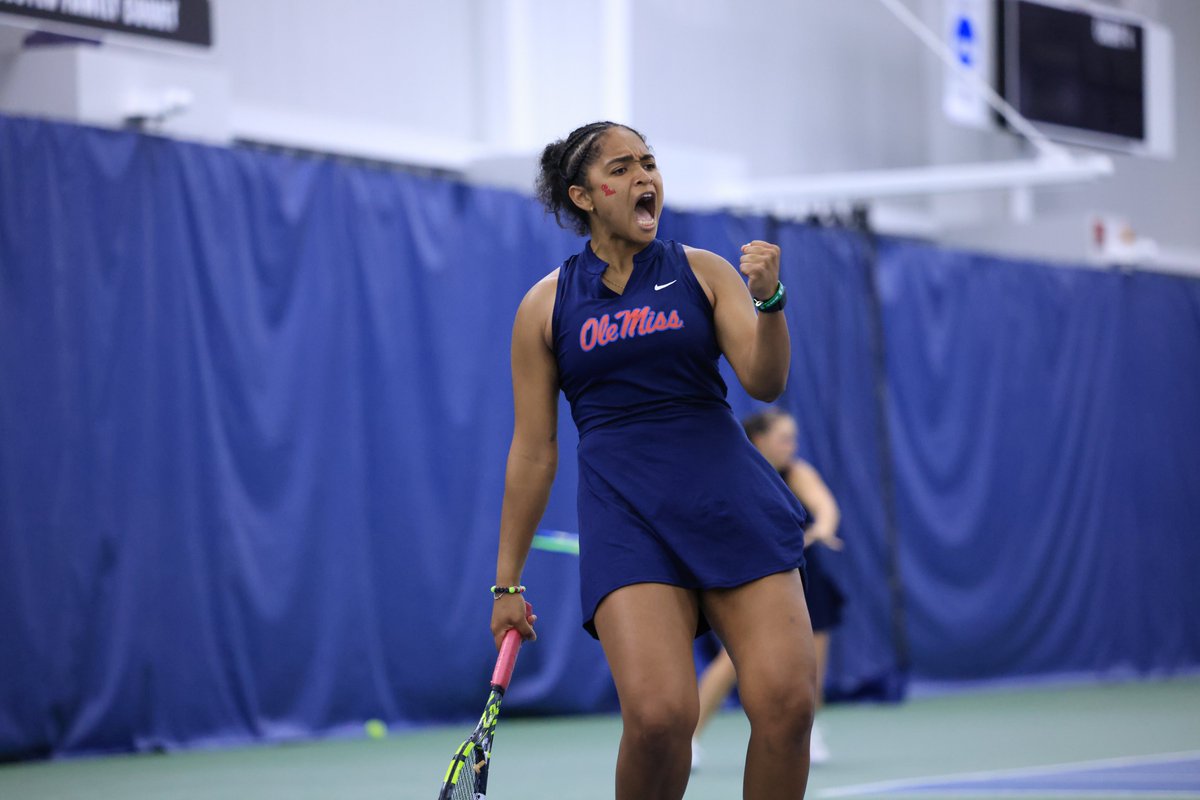 FIRED UP 🔥🔥🔥

Annie wins, 6-1, 6-4 !!