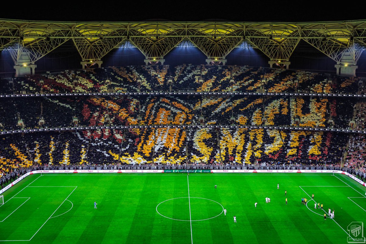 إلى جمهورنا العظيم

اليوم نحن في حاجة لكم أكثر من أي وقت مضى! 
60 ألف مشجع يجب أن يملؤوا المدرج، بتيشيرت مقلم واحد، وصوت واحد.

كل لحظة، كل هتاف، كل دعم، هو السلاح الذي سيدفع الفريق نحو الفوز. نحن في الاتحاد لا نتراجع، ولا مكان للتخاذل في مدرجنا. التشجيع حتى النهاية هو قوتنا،