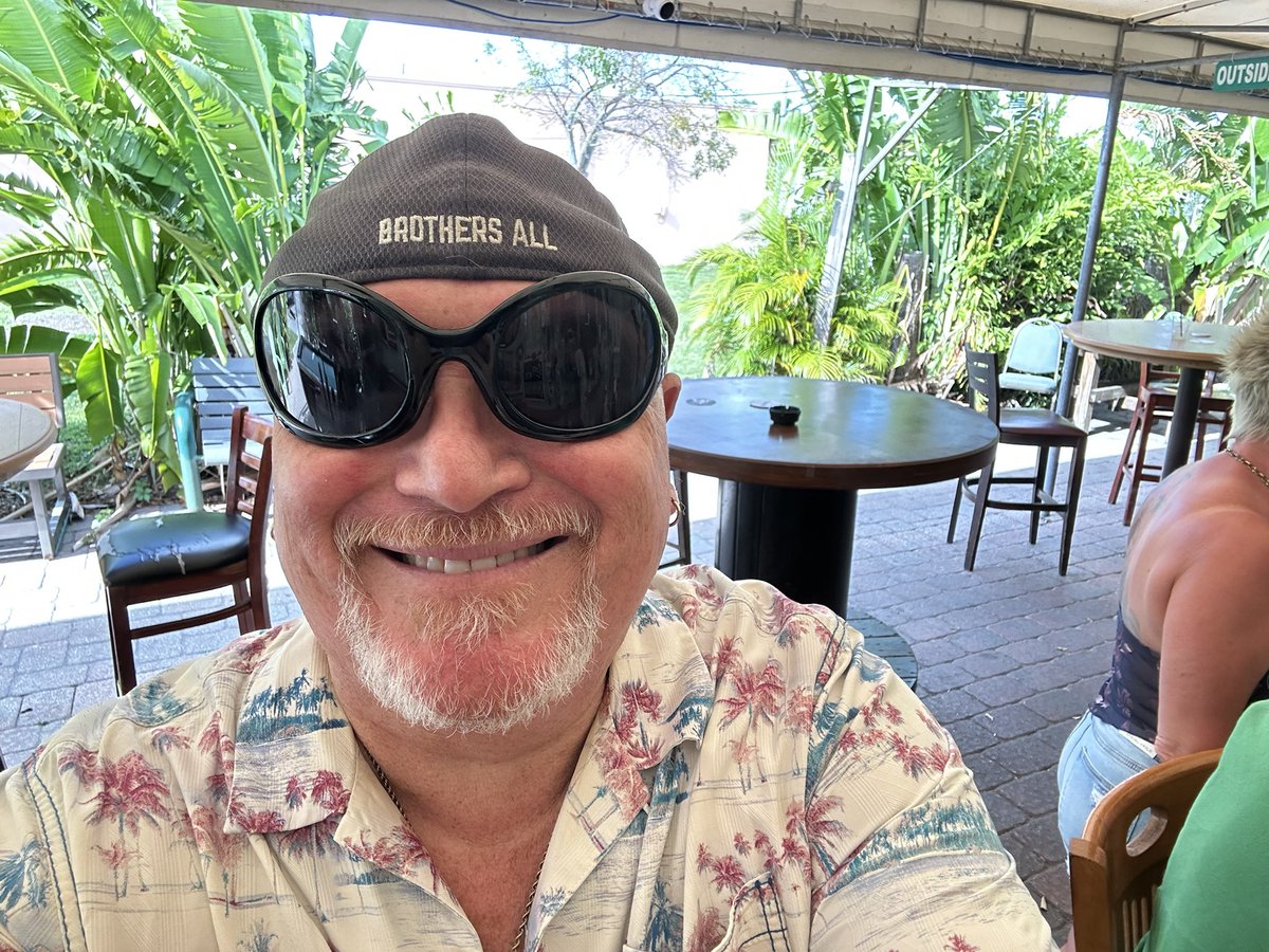 Hey <a href="/RobiMangia/">Roberto</a> I almost stopped by that Thai place in Oakland Park yesterday. I was Big Dog Station Bar and Grill right down the street. Eventually I will try it.