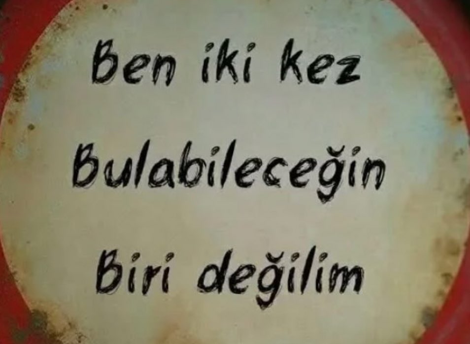 gregorsamsamsi's tweet photo. Hayatımdaki herkes, ne yaparsa beni kaybedeceğini bilir. Birinin beni kaybetmesi, kendi isteğine bağlıdır tam da bu yüzden. Açıklama yapmadan, kırıp dökmeden ve hesap sormadan gitmelerin insanıyım. Bile isteye beni kaybetmeyi göze alanın, hayatımda kalmasının önemi de yok zaten. https://t.co/SuP0NKC32l