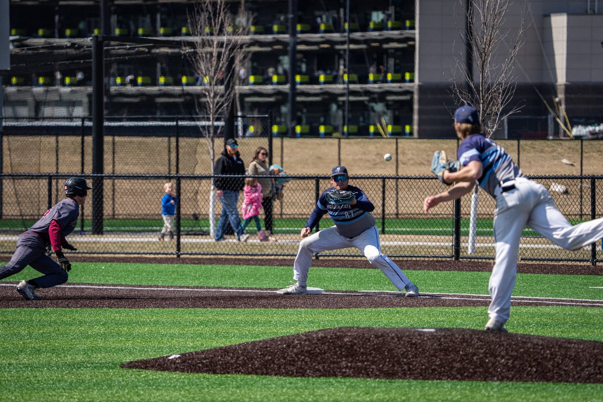Trojans take Game 3 over VCSU 6-2. Hunter Vikemyr gets the win, going 5.0 IP for 6 Ks and Aidan Perry added two RBIs in the bottom of the 6th! DSU goes for the series sweep in Game 4. 

#TrojanNation