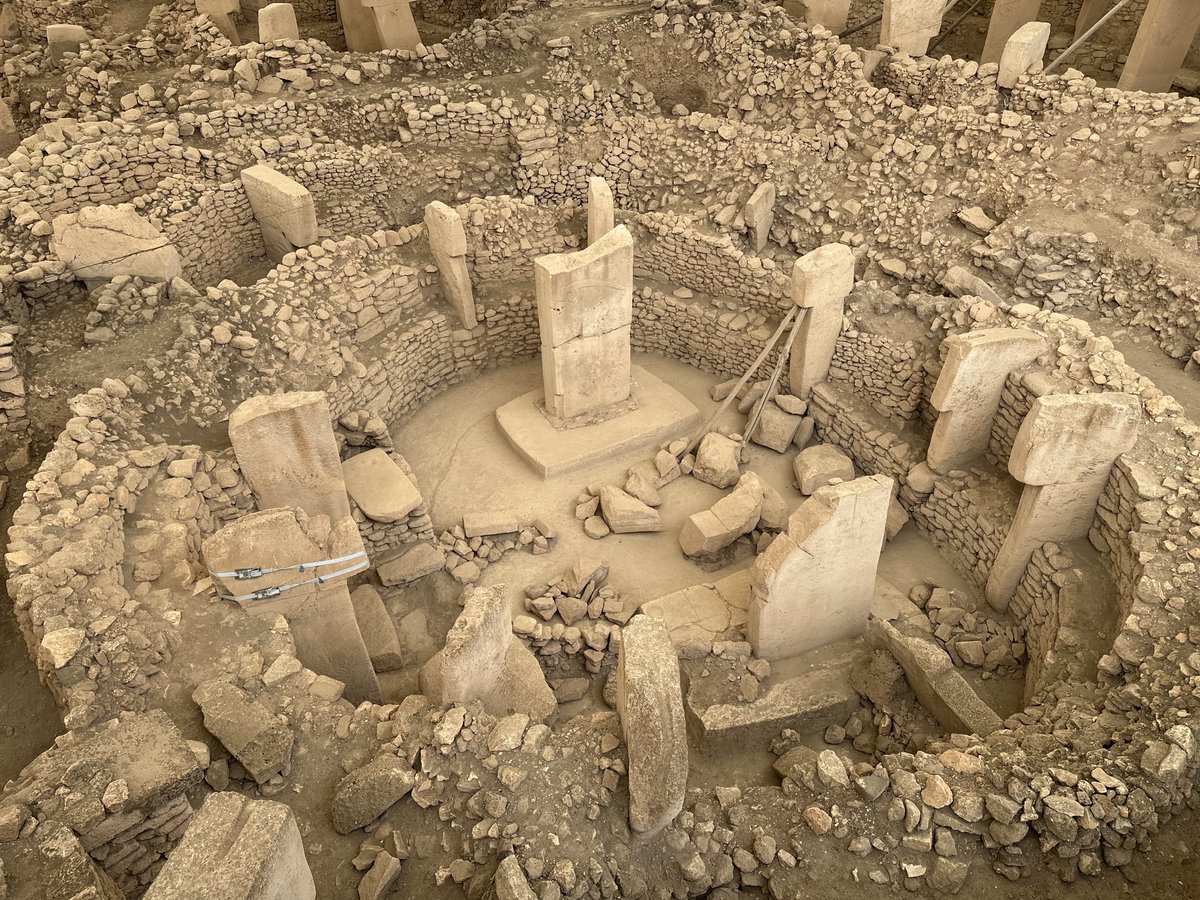 Jimmy Corsetti (@brightinsight6) on Twitter photo Popular Mechanics published an article yesterday on GOBEKLI TEPE
They cite a Scientific Study which suggests Gobekli Tepe is the world’s OLDEST calendar 🤯
Many have suggested that this site is a time-capsule, which was purposefully buried 11,600yrs ago to warn Humanity of the Popular Mechanics published an article yesterday on GOBEKLI TEPE
They cite a Scientific Study which suggests Gobekli Tepe is the world’s OLDEST calendar 🤯
Many have suggested that this site is a time-capsule, which was purposefully buried 11,600yrs ago to warn Humanity of the