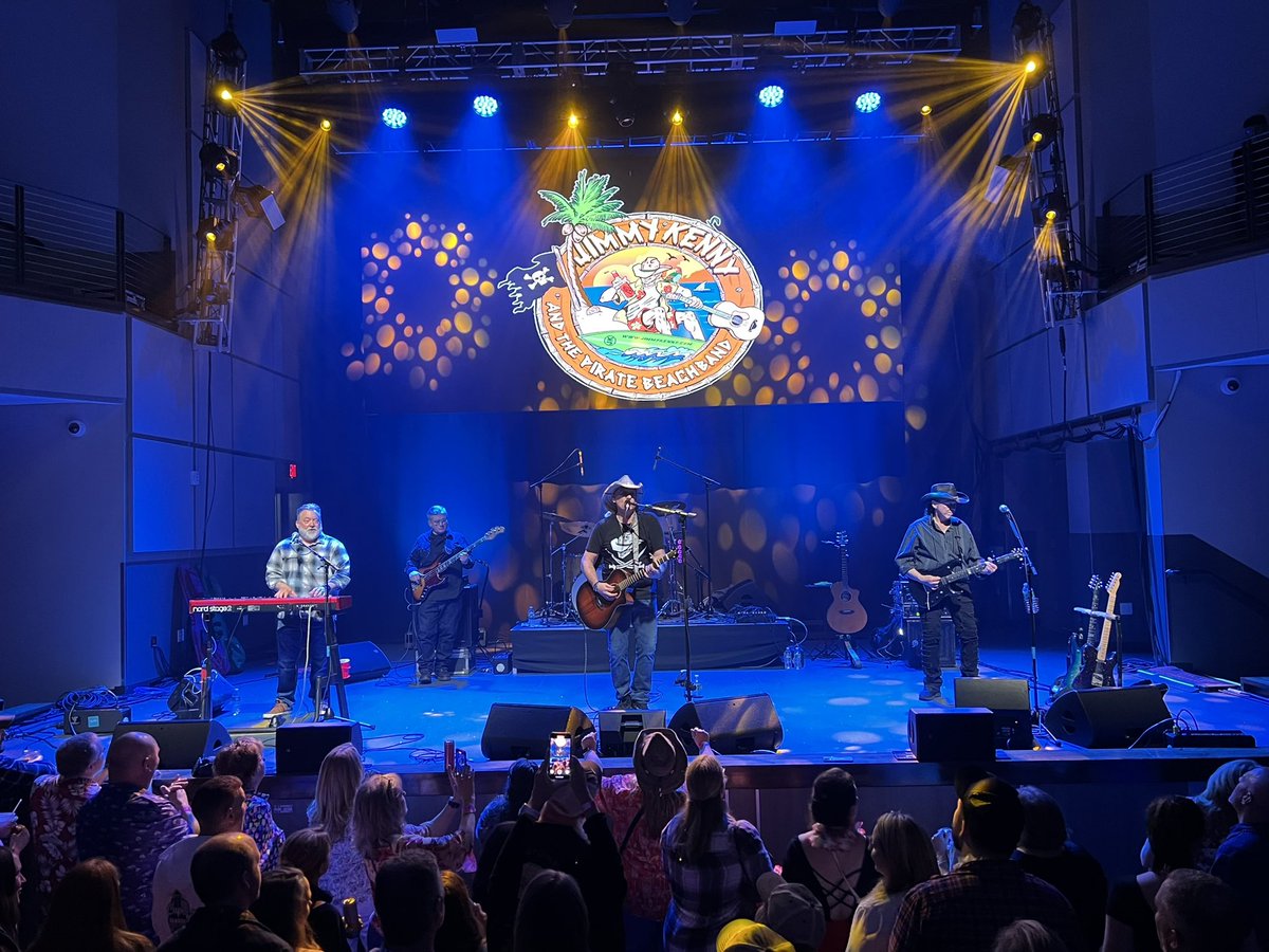 💪Thank you #PortlandMe! Amazing as always! <a href="/AuraMaine/">AuraMaine</a> 

📸👊 JS. 

#tribute #jimmykennyband #jimmybuffett #kennychesney #zacbrownband #Maine #NewEngland #countrymusic