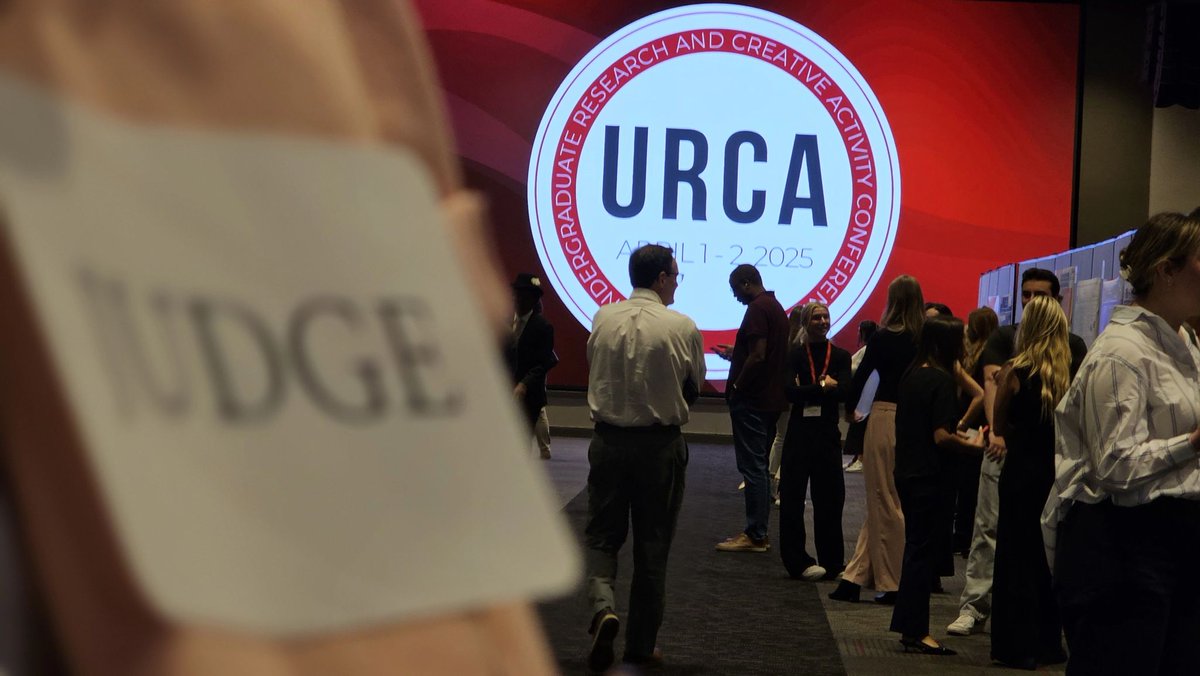 Last week, I was a judge at the Ungraduate Research &amp; Creative Activity Conference (URCA). Thank you, College of Communication &amp; Information Sciences, for the invitation. 

So proud to be part of the <a href="/UofAlabama/">The University of Alabama</a> family #RollTide #Research