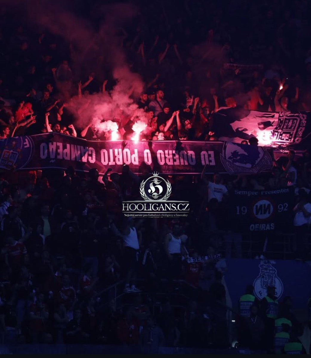 06.04.2025🇵🇹FC Porto - Benfica, Benfica No Name stolen and burned banners of Super Drageos Porto, click for more here: hooligans.cz/2025/04/05/fc-…