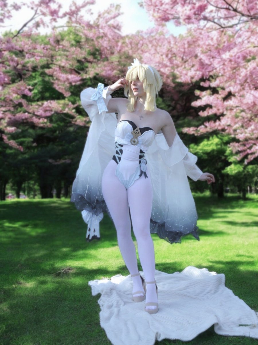 SakuraxGee's tweet photo. 【コスプレ cosplay】

原神／GenshinImpact
旅人 蛍／Traveler Lumine

#原神コスプレ #GenshinImpact https://t.co/ODOdd1SfuU