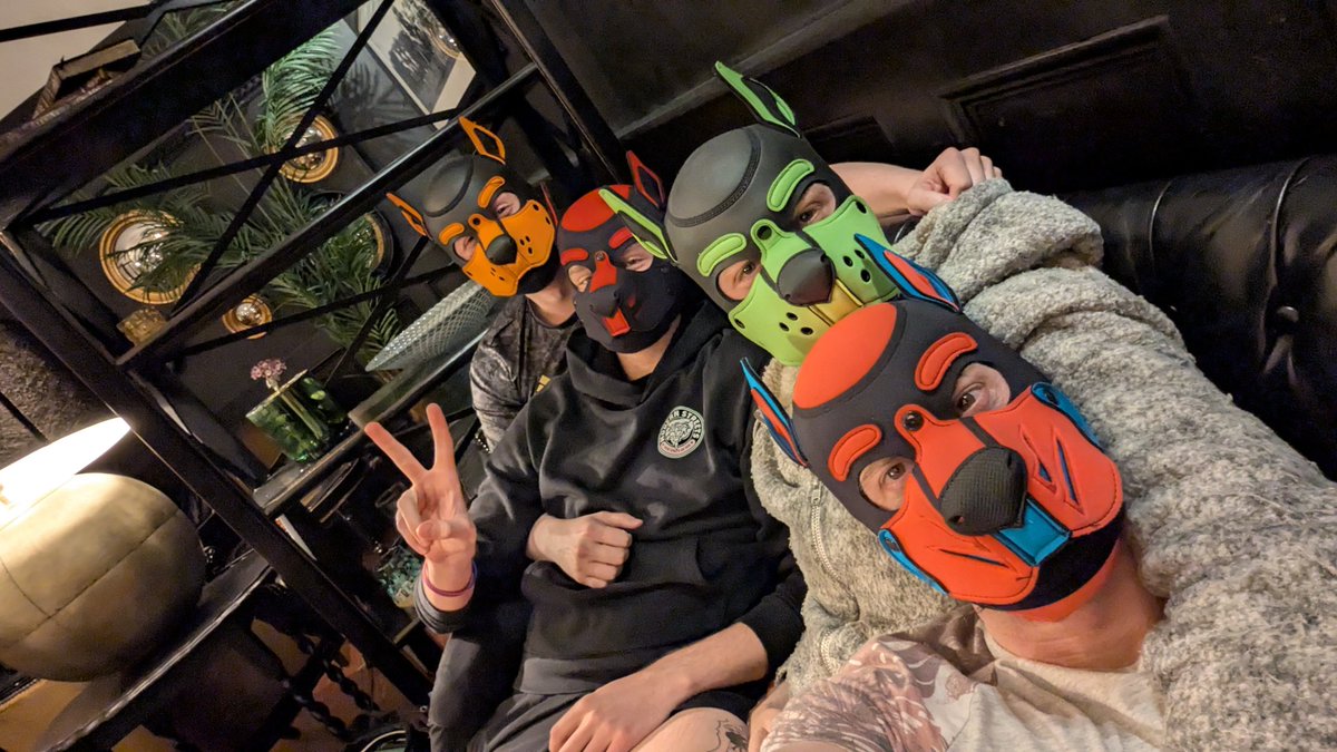 Puppy pile! 🐶🐾

🧡🖤 - <a href="/PupLucas__/">@PupLucas on 🟦☁️</a>
💚🖤 - Pup Clickey
🩷💙 - <a href="/ukpup_Jager/">PuP - JaGeR🔜Darklands</a>