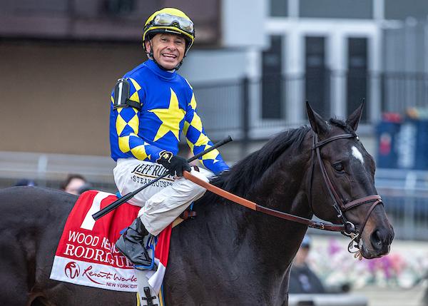 Congratulations to Hall of Fame jockey MIKE SMITH who won his 1,000th career stakes race aboard Rodriguez in the G2 Wood Memorial Stakes yesterday at AQU!! 🏆🏇

<a href="/mikeesmith10/">mike e smith</a>'s next scheduled stakes mount is in the G2 Appalachian Stakes this Tuesday at <a href="/keeneland/">Keeneland</a> aboard Good